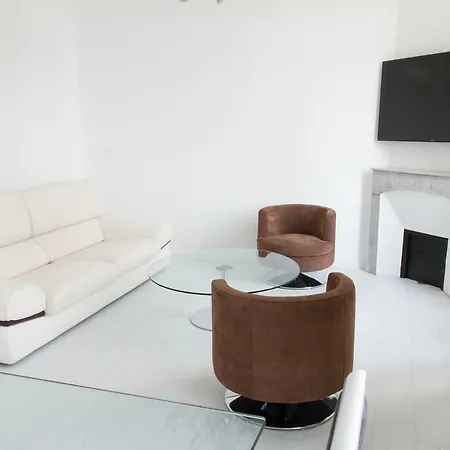 Aux Iles D'or Apartment *